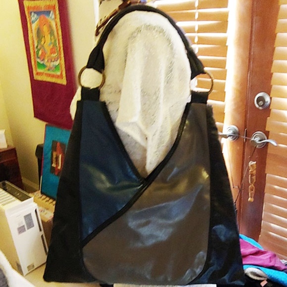 Fabulous Blue, Black, Grey Leather Purse - Picture 4 of 8